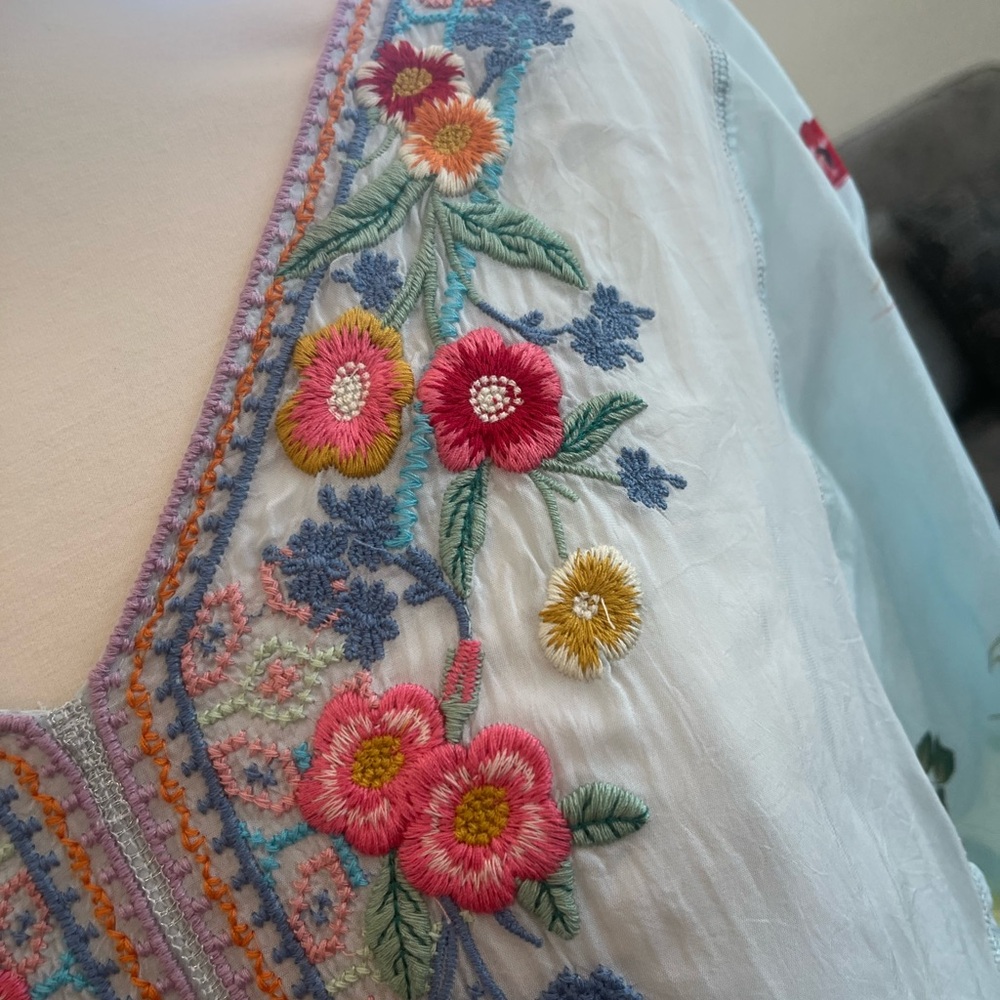 Johnny Was Vervaine Embroidered Floral Blouse Women’s Size medium - Picture 4 of 12